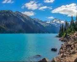 The lake has an attractive turquoise color which is due to sediment concentrations. The sediment is of different sizes some are fine-grained material 